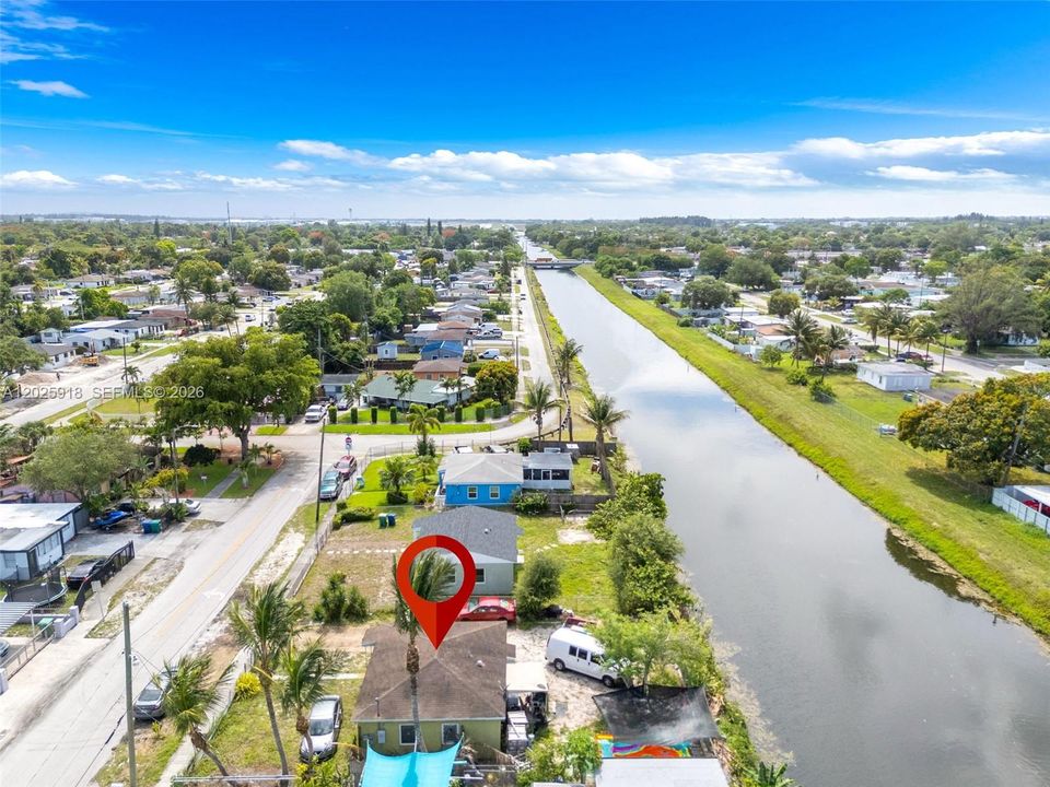 For Sale: $380,000 (2 beds, 1 baths, 750 Square Feet)
