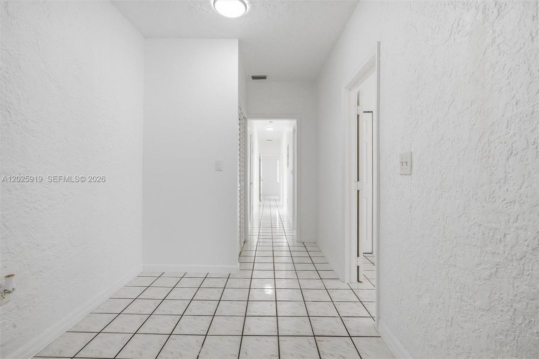 For Rent: $3,500 (3 beds, 3 baths, 2554 Square Feet)