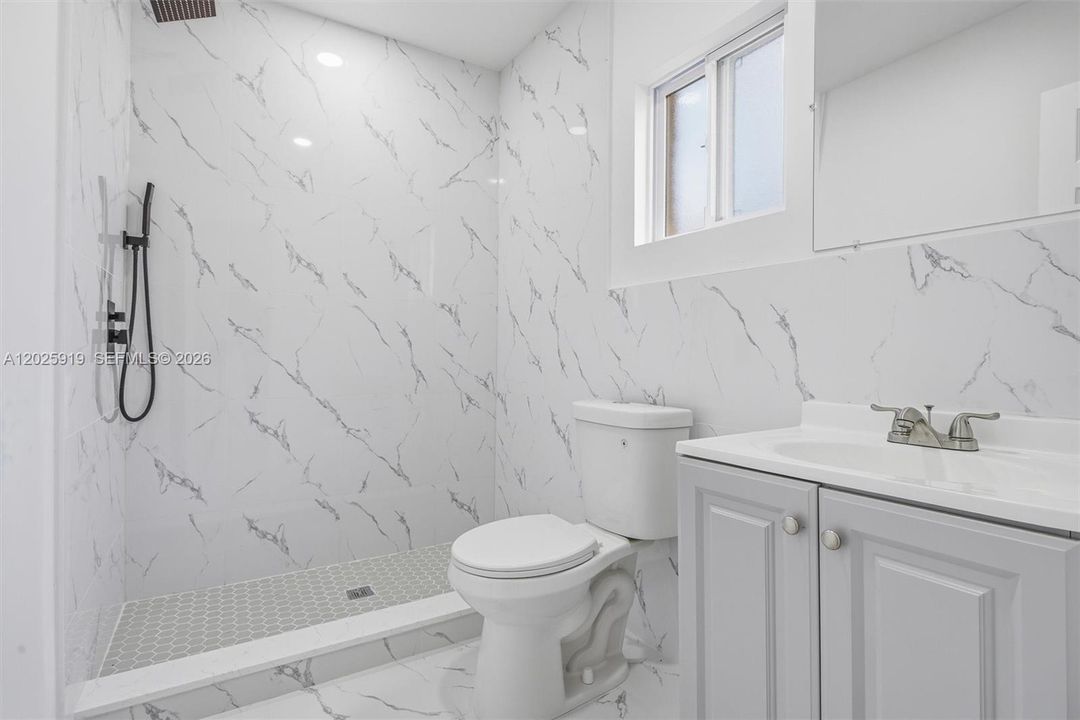 For Rent: $3,500 (3 beds, 3 baths, 2554 Square Feet)