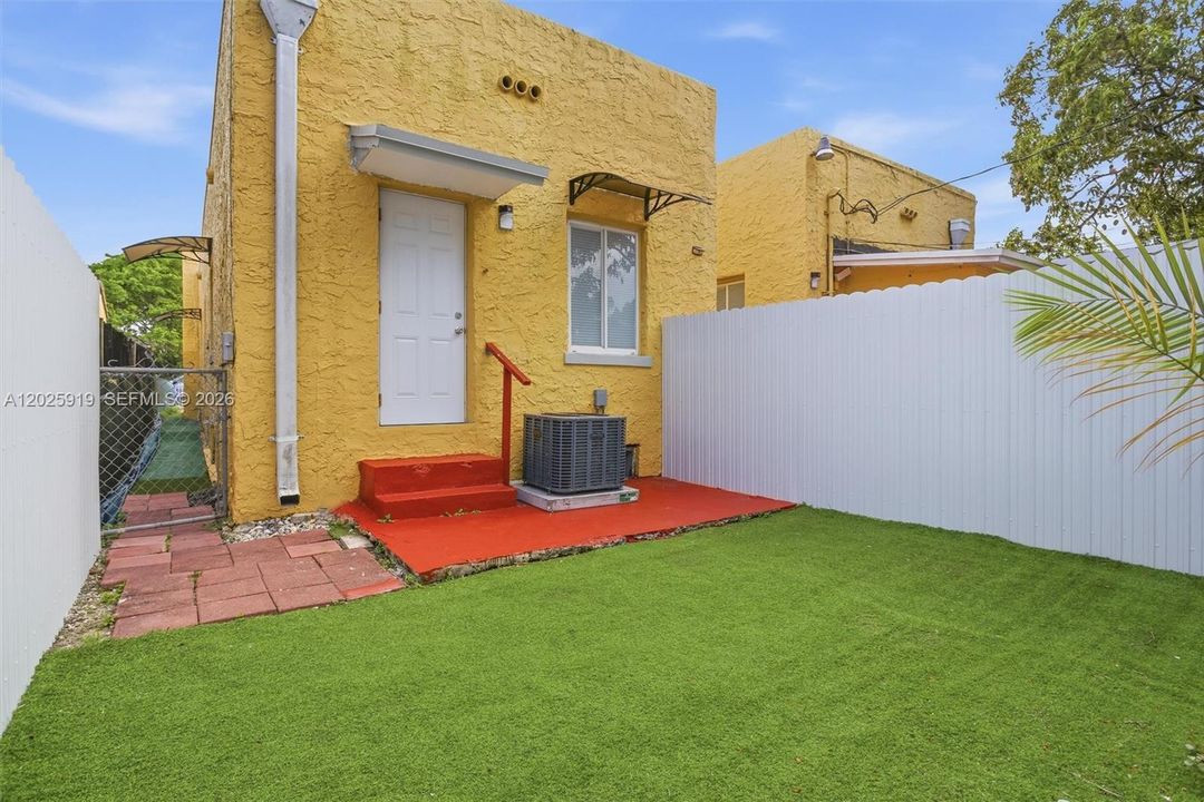 For Rent: $3,500 (3 beds, 3 baths, 2554 Square Feet)
