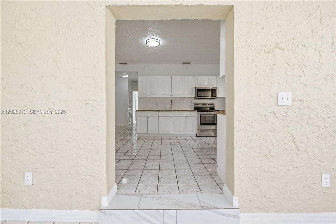 For Rent: $3,500 (3 beds, 3 baths, 2554 Square Feet)