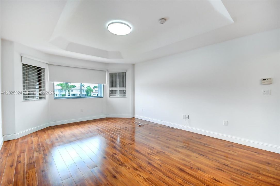 Active With Contract: $930,000 (4 beds, 3 baths, 2312 Square Feet)