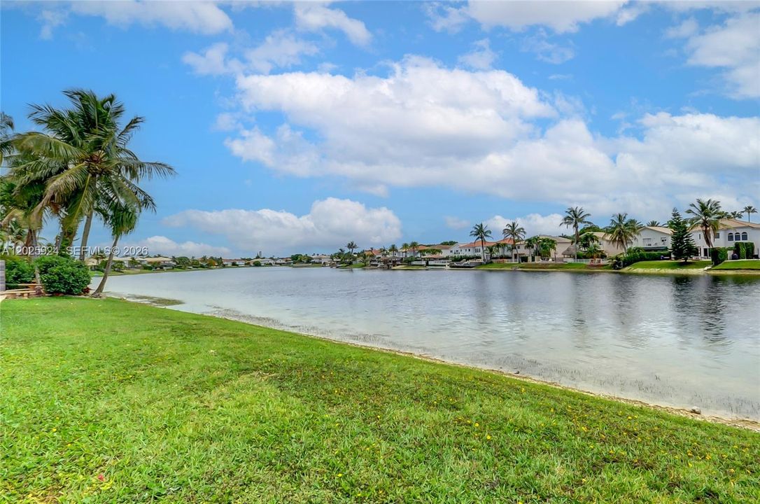 Active With Contract: $930,000 (4 beds, 3 baths, 2312 Square Feet)