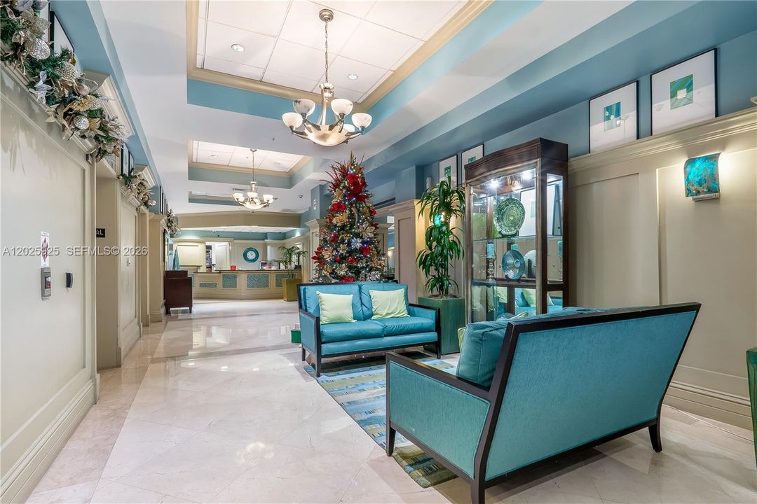 For Sale: $408,000 (1 beds, 1 baths, 815 Square Feet)