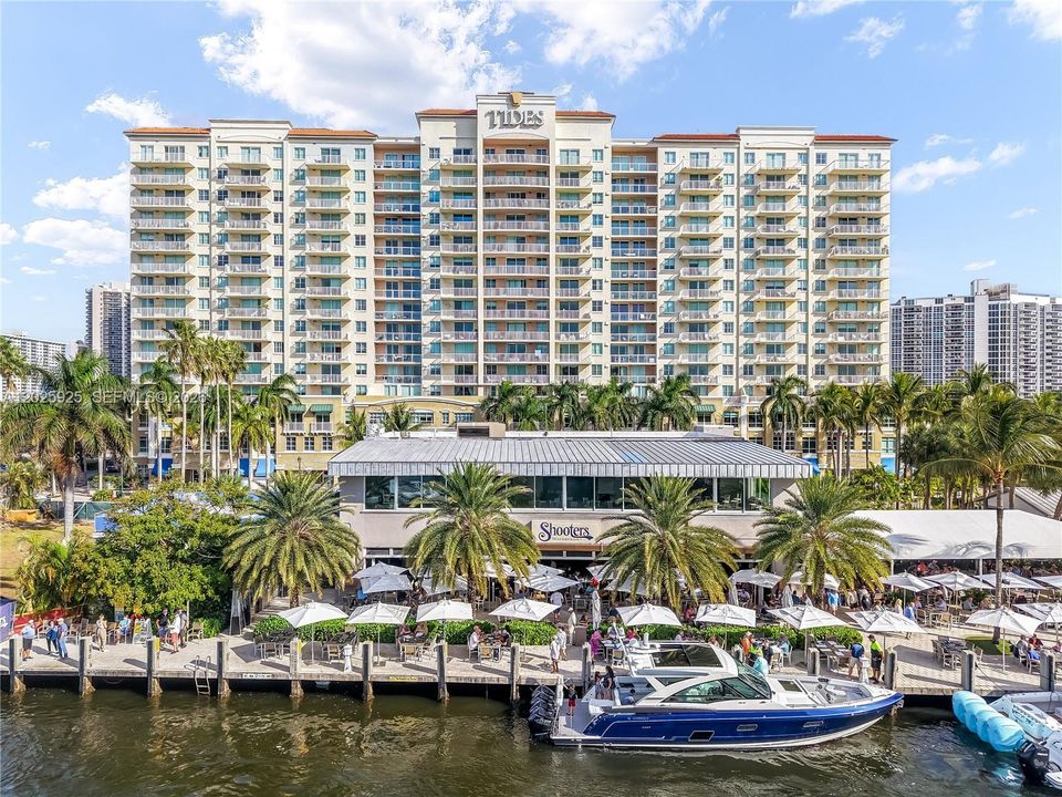 For Sale: $408,000 (1 beds, 1 baths, 815 Square Feet)
