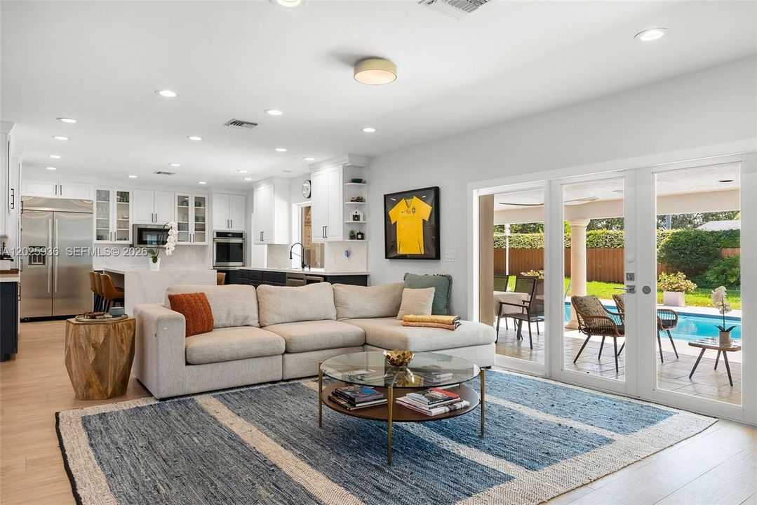 For Sale: $1,750,000 (4 beds, 2 baths, 2773 Square Feet)