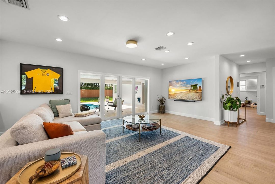 For Sale: $1,750,000 (4 beds, 2 baths, 2773 Square Feet)