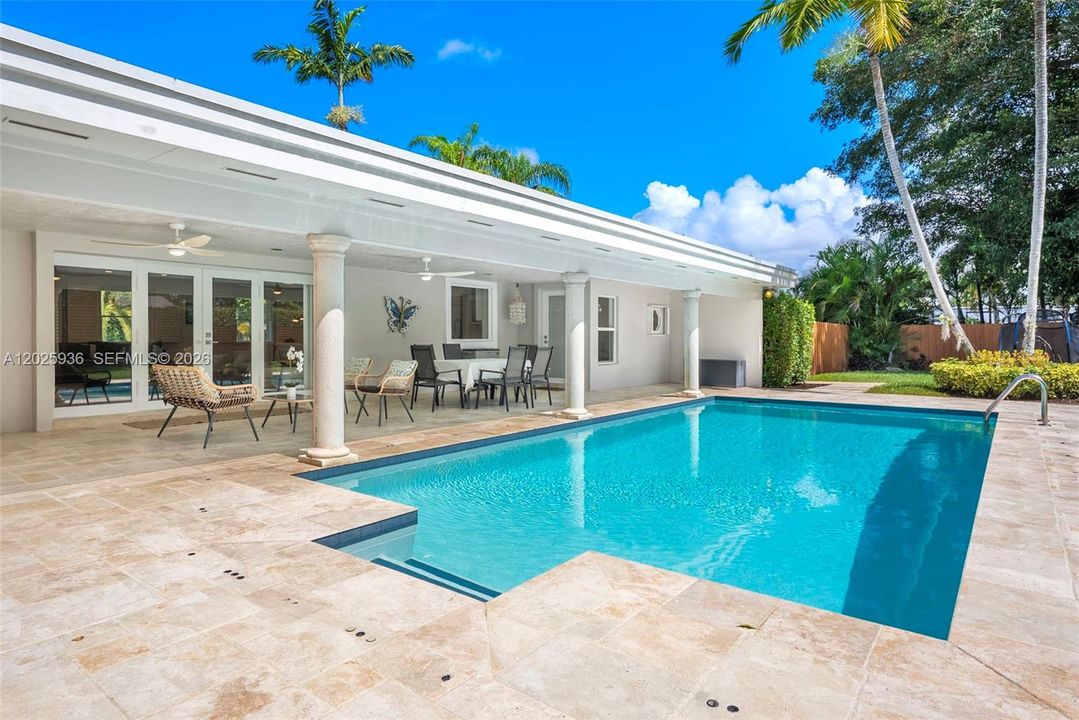 For Sale: $1,750,000 (4 beds, 2 baths, 2773 Square Feet)