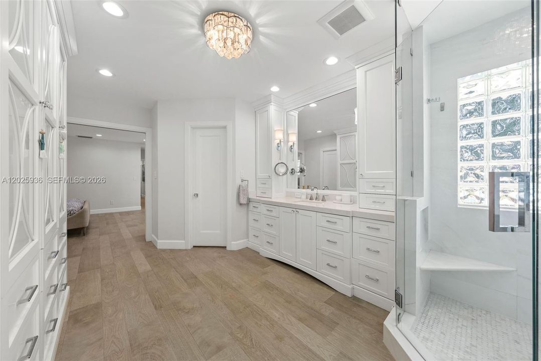 For Sale: $1,750,000 (4 beds, 2 baths, 2773 Square Feet)