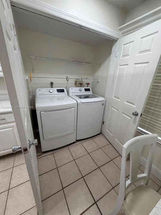En Renta: $2,750 (3 camas, 2 baños, 1300 Pies cuadrados)