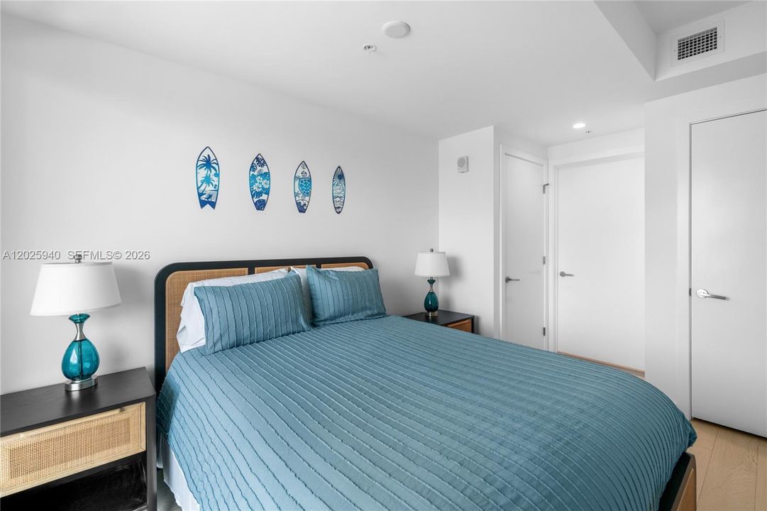 В аренду: $10,900 (2 спален, 2 ванн, 1391 Квадратных фут)