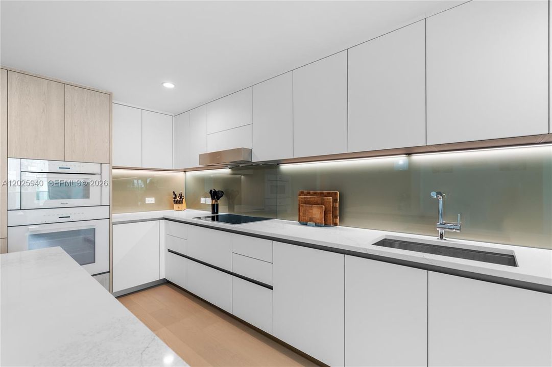 В аренду: $10,900 (2 спален, 2 ванн, 1391 Квадратных фут)