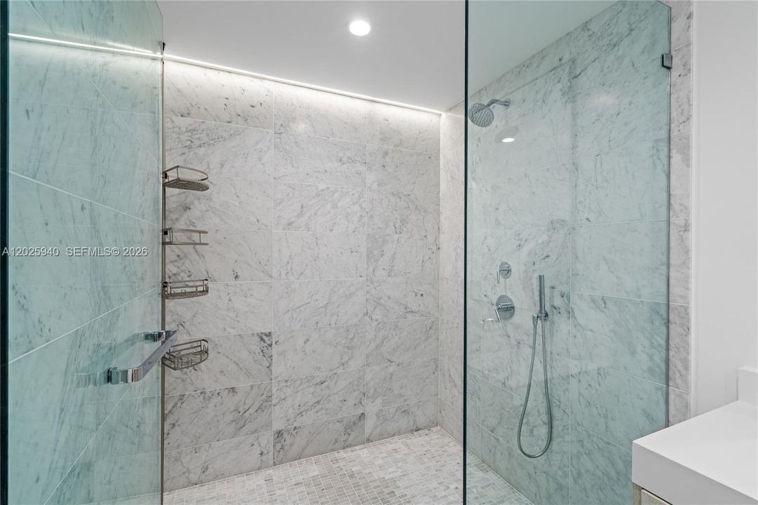 В аренду: $10,900 (2 спален, 2 ванн, 1391 Квадратных фут)