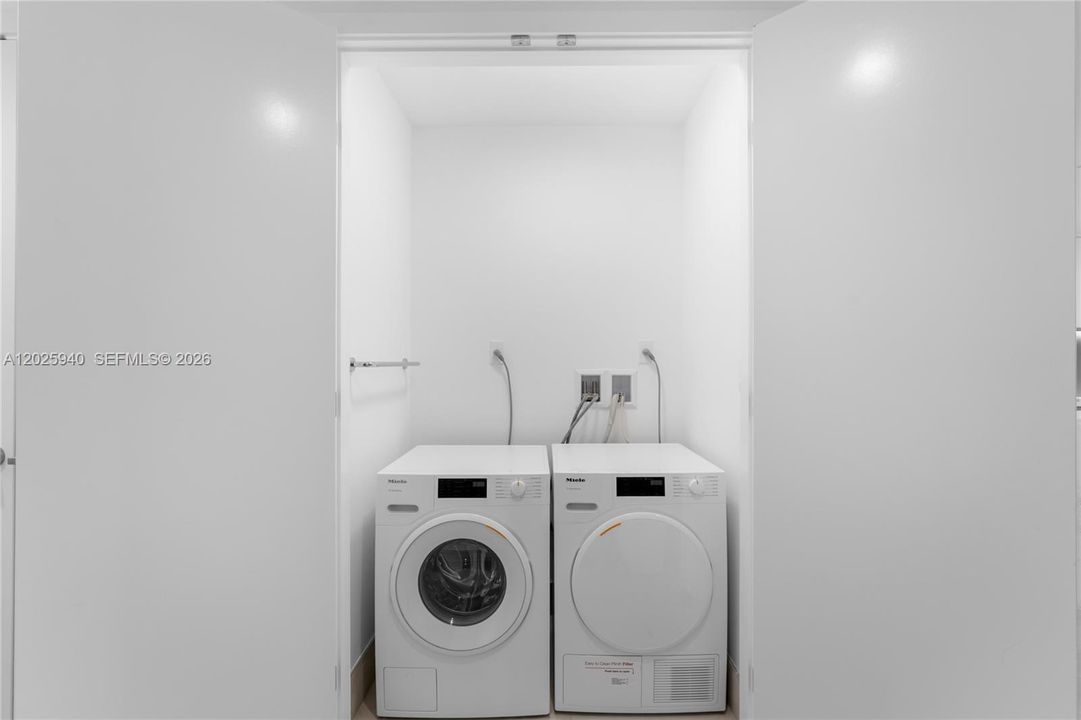 В аренду: $10,900 (2 спален, 2 ванн, 1391 Квадратных фут)