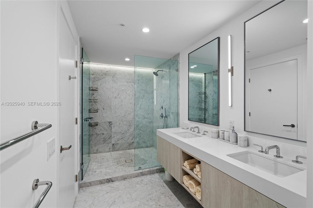 В аренду: $10,900 (2 спален, 2 ванн, 1391 Квадратных фут)