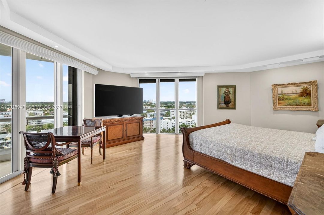 For Sale: $1,900,000 (3 beds, 3 baths, 3200 Square Feet)