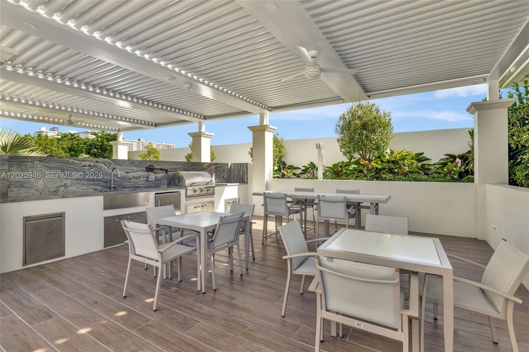 For Sale: $1,900,000 (3 beds, 3 baths, 3200 Square Feet)
