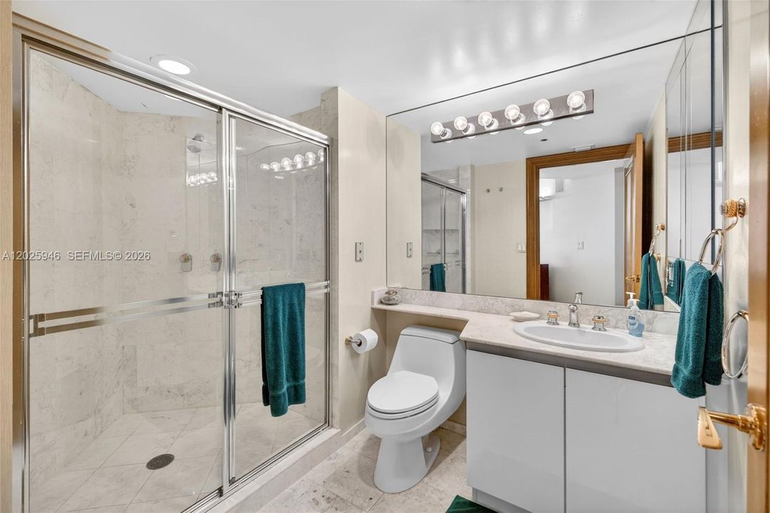 For Sale: $1,900,000 (3 beds, 3 baths, 3200 Square Feet)