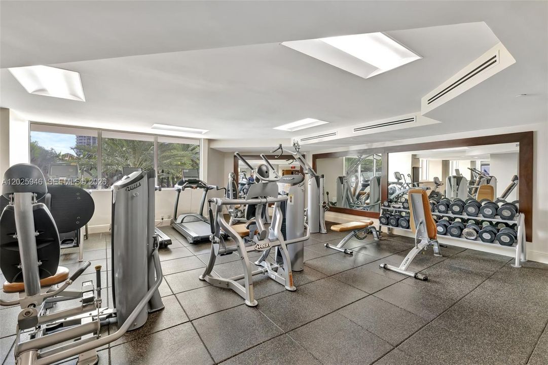 For Sale: $1,900,000 (3 beds, 3 baths, 3200 Square Feet)