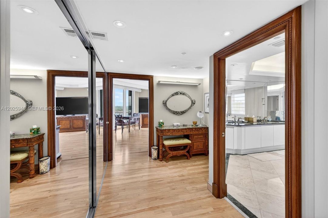 For Sale: $1,900,000 (3 beds, 3 baths, 3200 Square Feet)