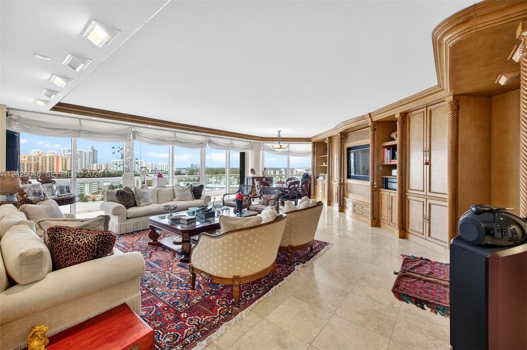 For Sale: $1,900,000 (3 beds, 3 baths, 3200 Square Feet)