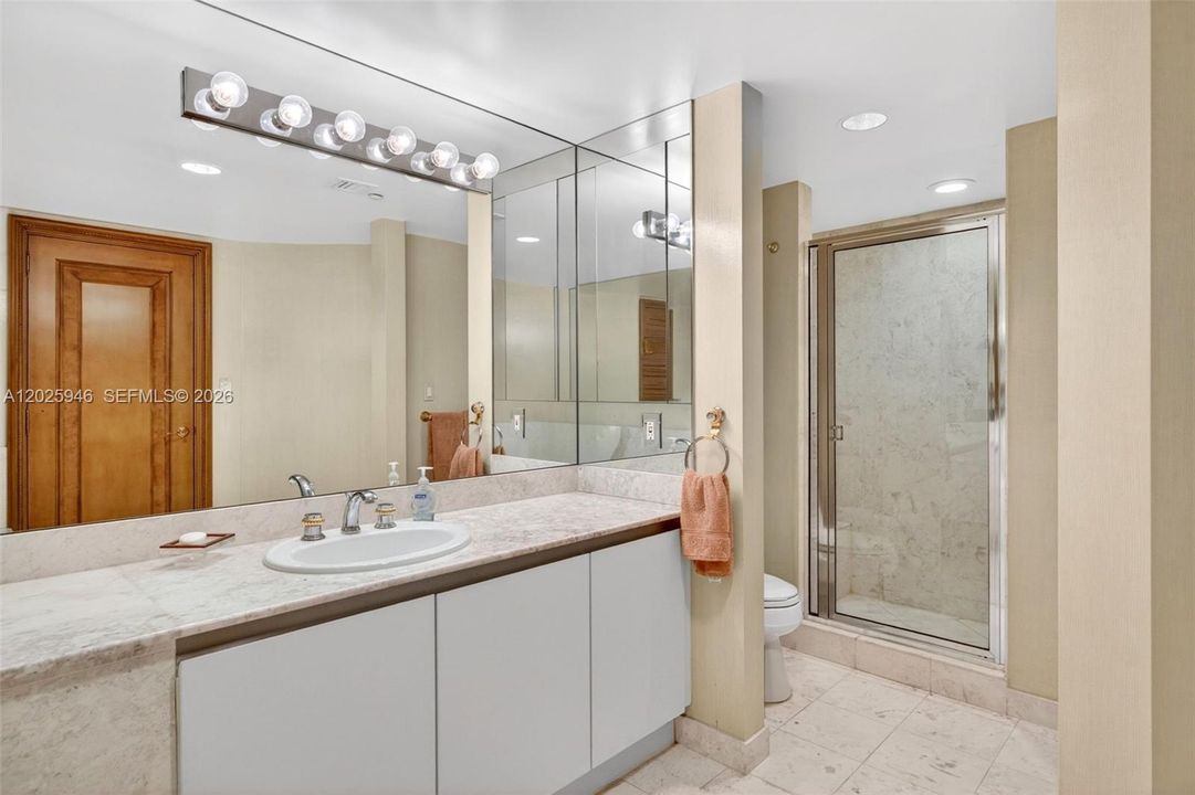 For Sale: $1,900,000 (3 beds, 3 baths, 3200 Square Feet)