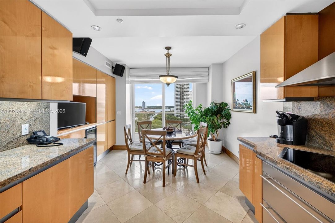 For Sale: $1,900,000 (3 beds, 3 baths, 3200 Square Feet)
