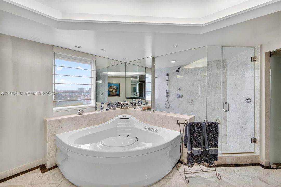 For Sale: $1,900,000 (3 beds, 3 baths, 3200 Square Feet)