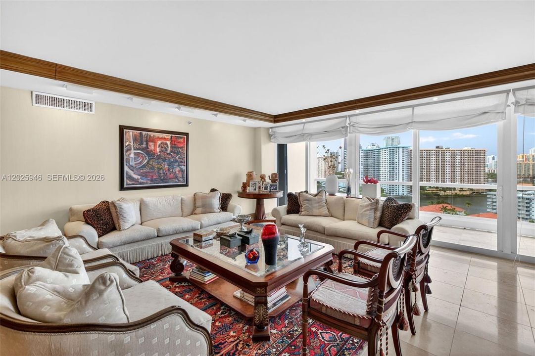 For Sale: $1,900,000 (3 beds, 3 baths, 3200 Square Feet)