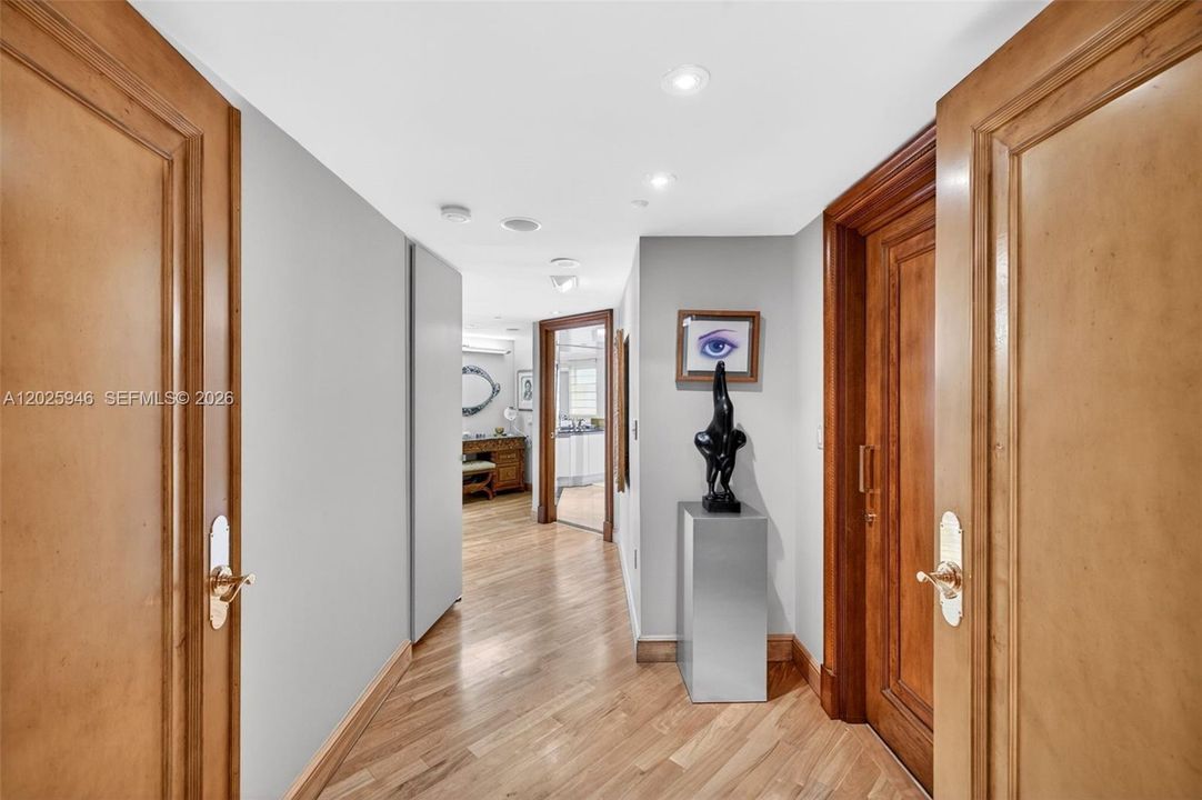 For Sale: $1,900,000 (3 beds, 3 baths, 3200 Square Feet)
