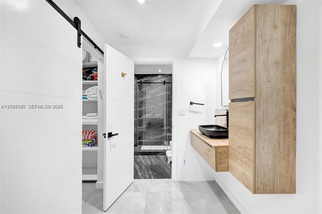 For Sale: $599,000 (2 beds, 2 baths, 1331 Square Feet)