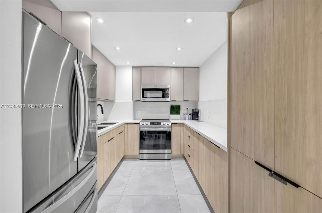 For Sale: $599,000 (2 beds, 2 baths, 1331 Square Feet)