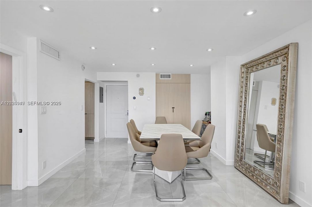 For Sale: $599,000 (2 beds, 2 baths, 1331 Square Feet)
