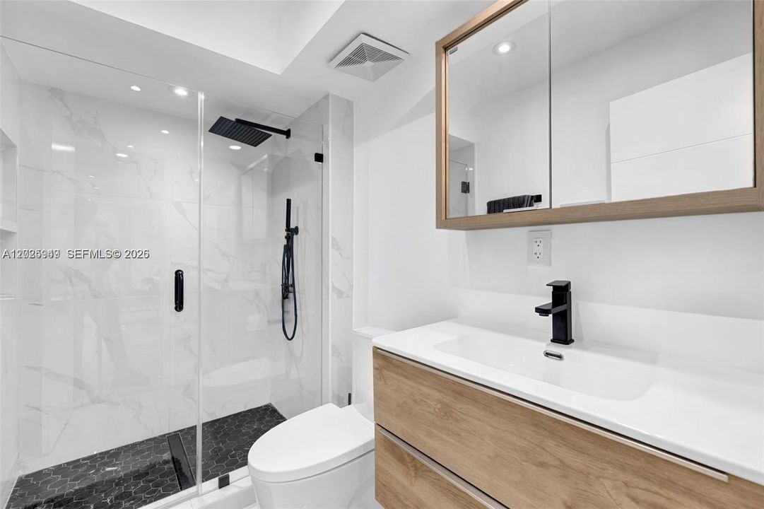 For Sale: $599,000 (2 beds, 2 baths, 1331 Square Feet)