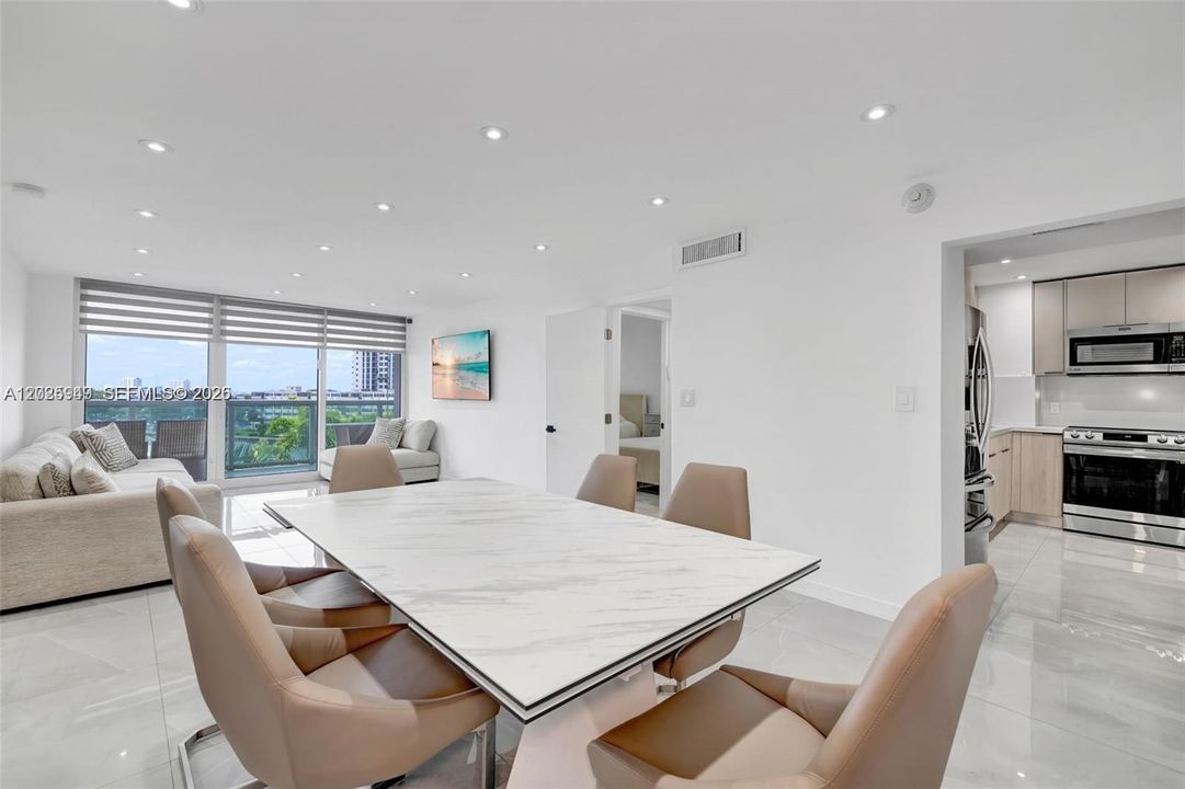 For Sale: $599,000 (2 beds, 2 baths, 1331 Square Feet)