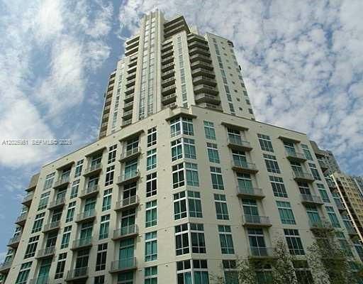 For Sale: $289,900 (1 beds, 1 baths, 797 Square Feet)