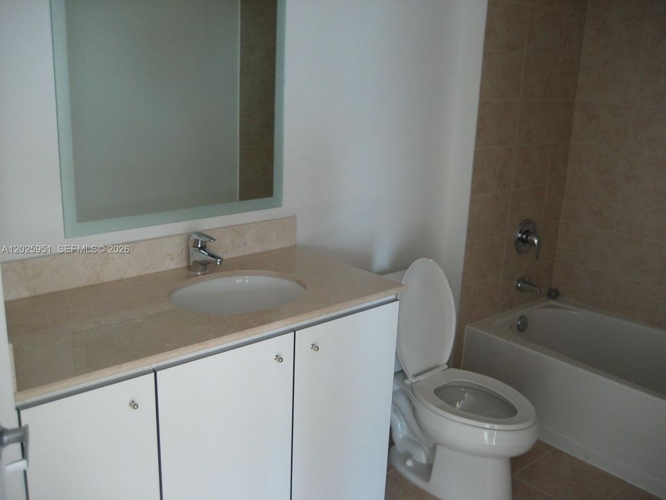 For Sale: $289,900 (1 beds, 1 baths, 797 Square Feet)