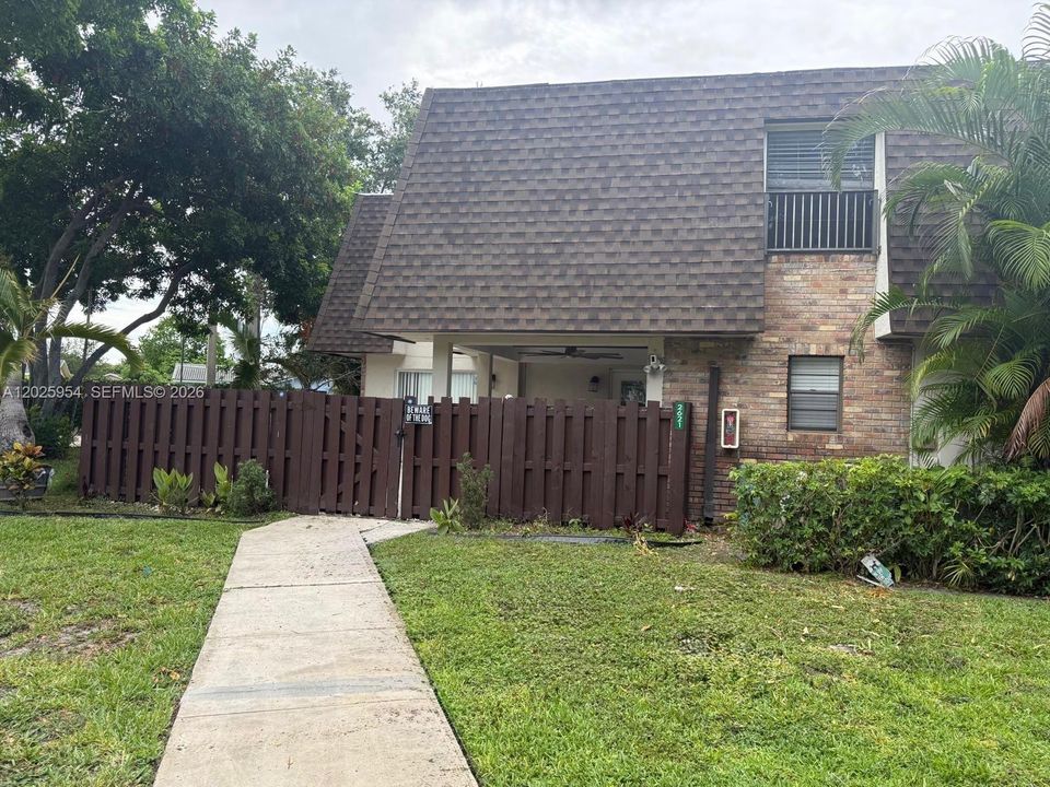 For Rent: $3,100 (3 beds, 2 baths, 1434 Square Feet)