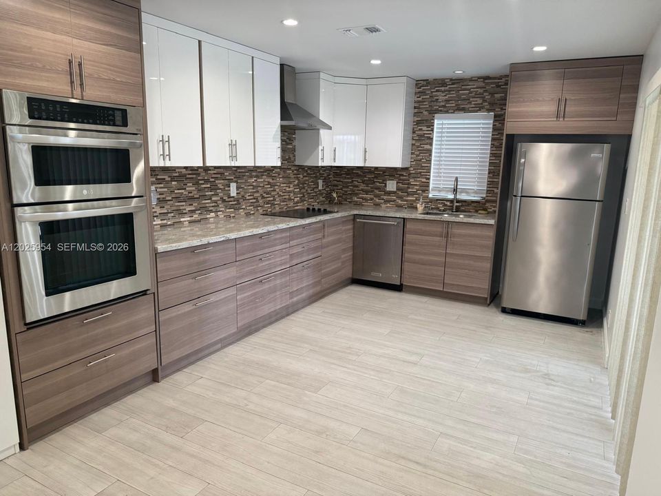 For Rent: $3,100 (3 beds, 2 baths, 1434 Square Feet)