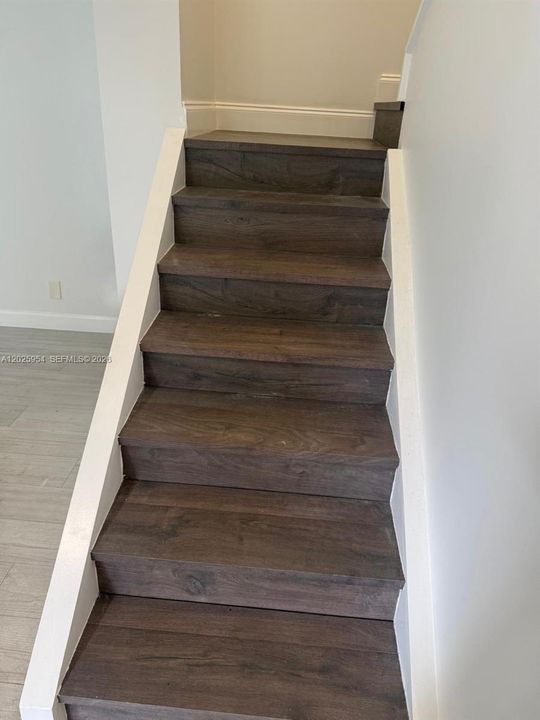 For Rent: $3,100 (3 beds, 2 baths, 1434 Square Feet)