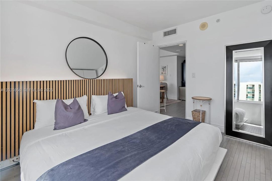 For Sale: $410,000 (1 beds, 1 baths, 610 Square Feet)