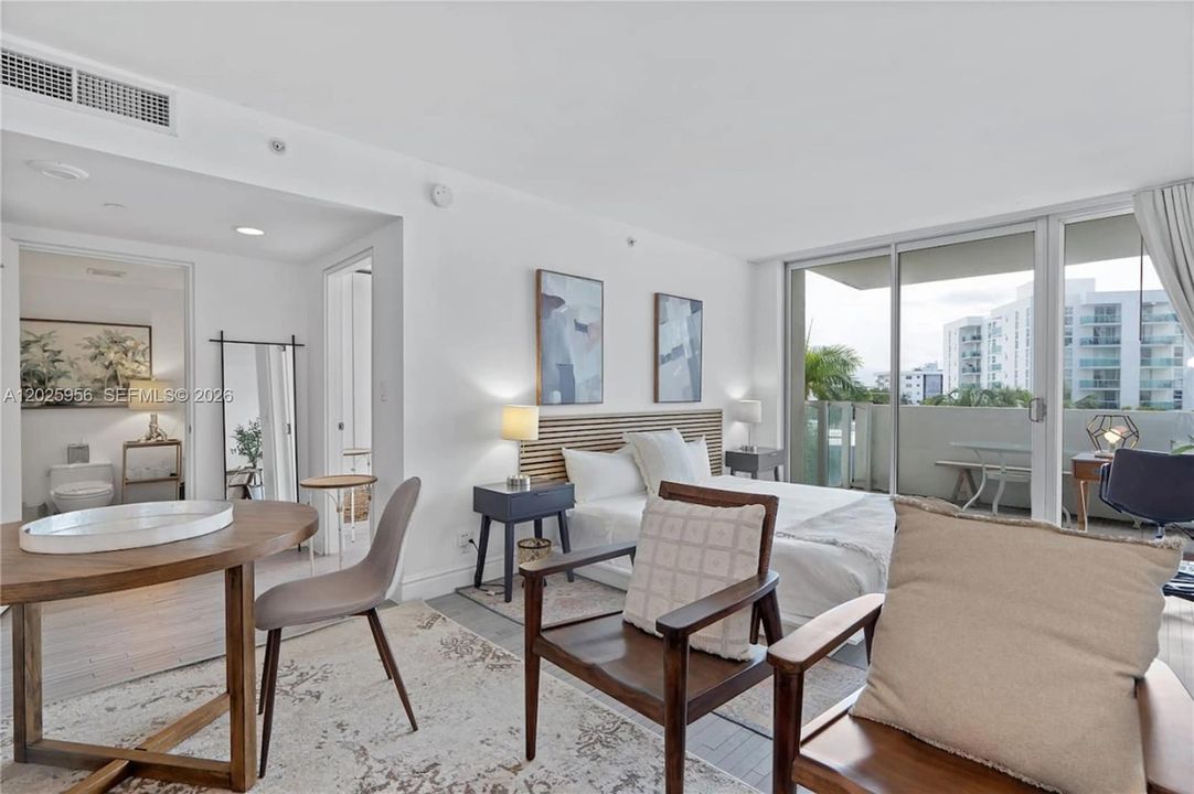 For Sale: $410,000 (1 beds, 1 baths, 610 Square Feet)