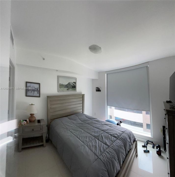 For Sale: $320,000 (1 beds, 1 baths, 668 Square Feet)