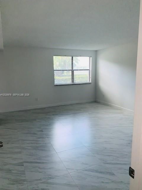 En Renta: $3,250 (3 camas, 2 baños, 1707 Pies cuadrados)