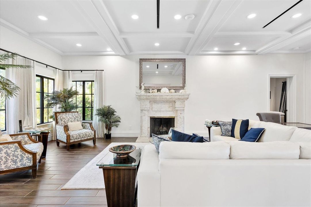 04-1001 Coconut Dr_004