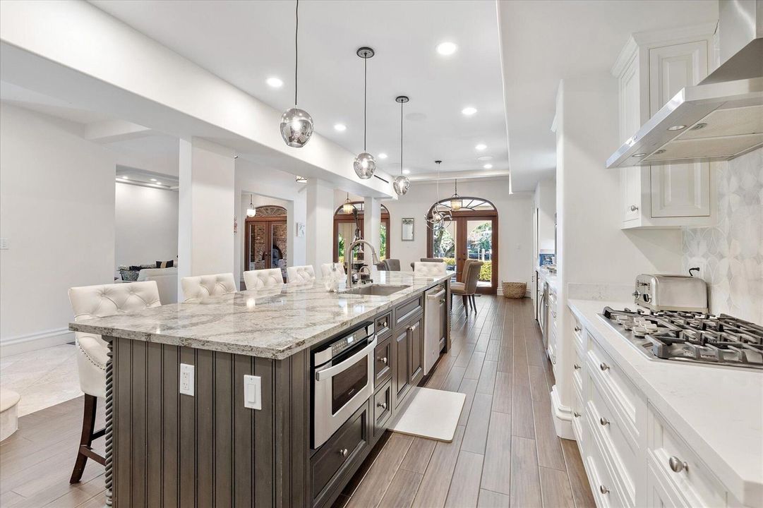 12-1001 Coconut Dr_012