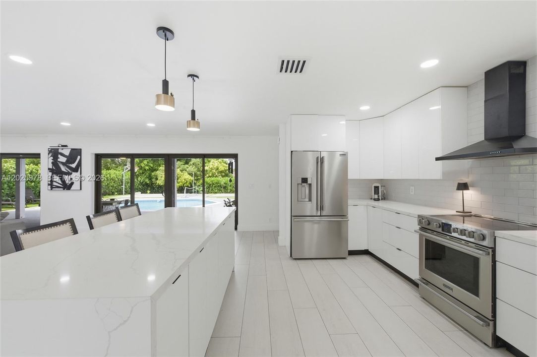 For Rent: $8,000 (4 beds, 2 baths, 2639 Square Feet)