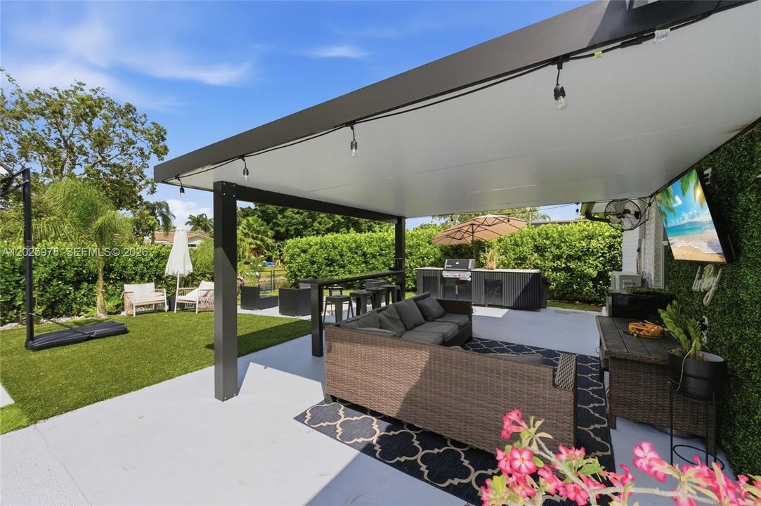 For Rent: $8,000 (4 beds, 2 baths, 2639 Square Feet)