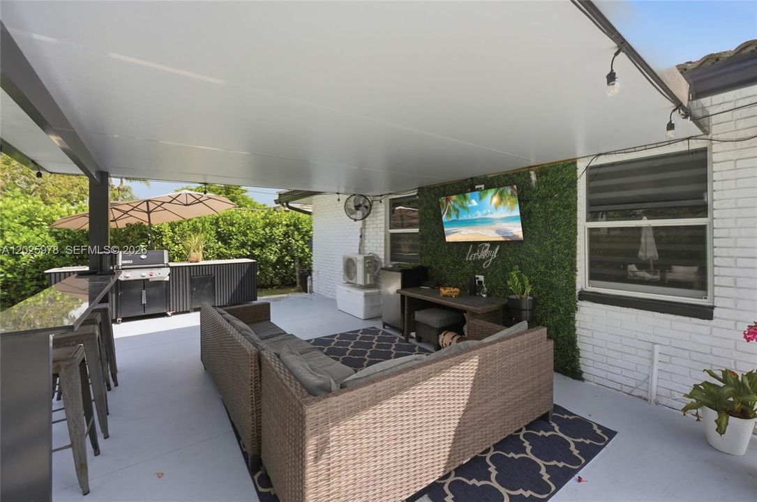 For Rent: $8,000 (4 beds, 2 baths, 2639 Square Feet)