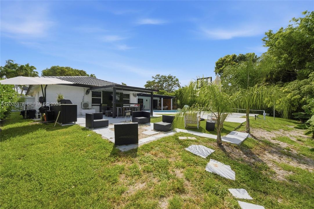 For Rent: $8,000 (4 beds, 2 baths, 2639 Square Feet)